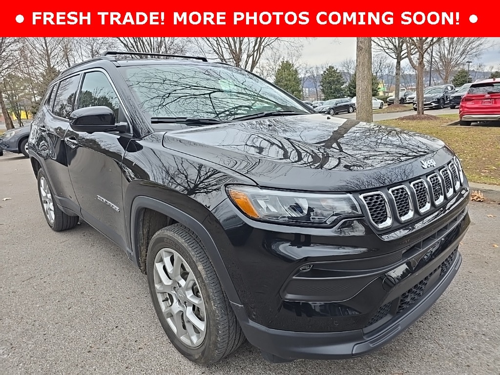 2023 Jeep Compass Latitude Lux's photo
