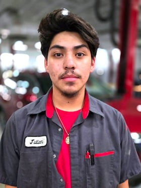 Staff member JULIAN FLORES DELGADO from ID_ab1f8cf838cf