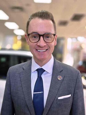 Staff member PATRICK ROBERTSON from ID_648fab9e40a9