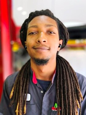 Staff member C.J. TAYLOR from ID_ab1f8cf838cf