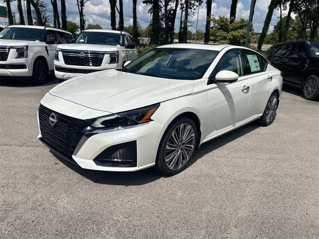 2025 Nissan Altima SL photo 3