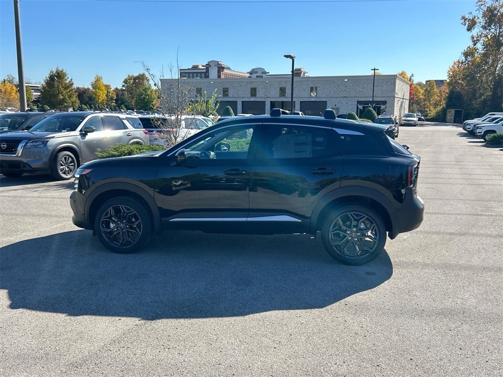 New 2026 Nissan Kicks SR SUV