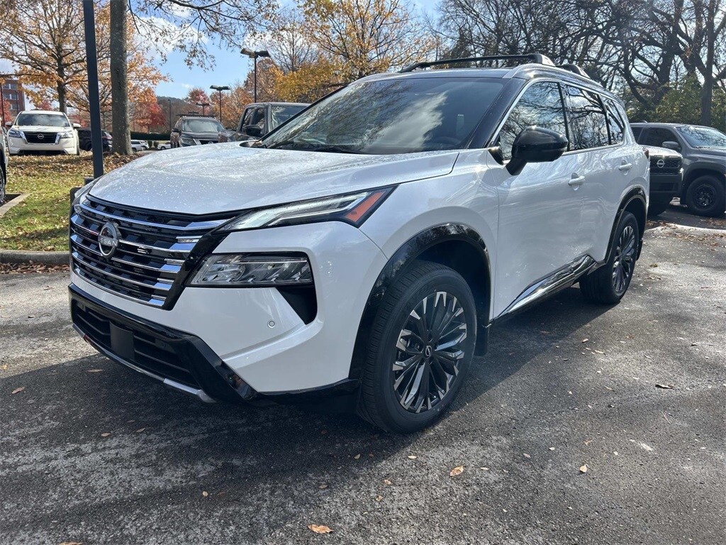 2026 Nissan Rogue Platinum photo 3