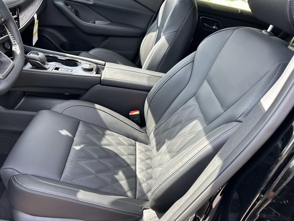 2026 Nissan Rogue Platinum - Photo 15