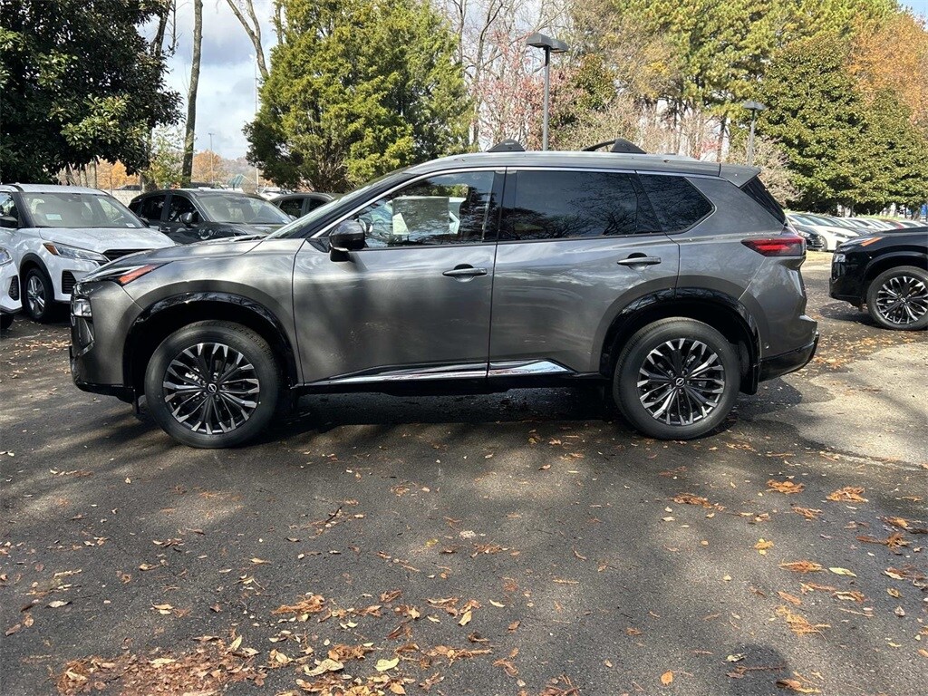 2026 Nissan Rogue Platinum photo 4