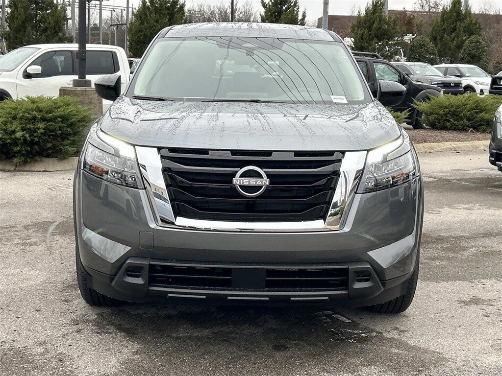 2025 Nissan Pathfinder S photo 2