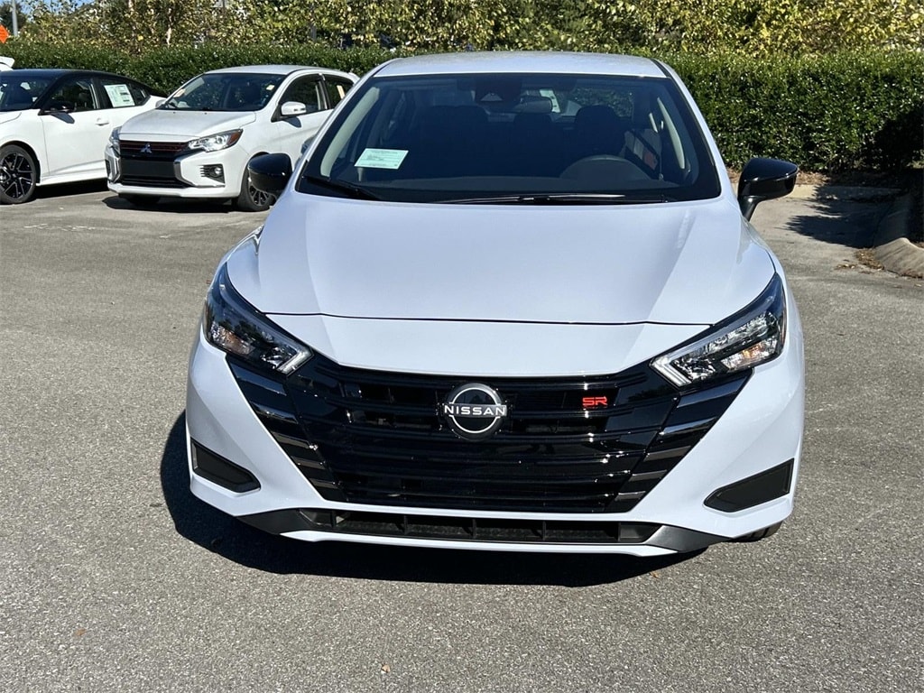 New 2025 Nissan Versa 1.6 SR Sedan