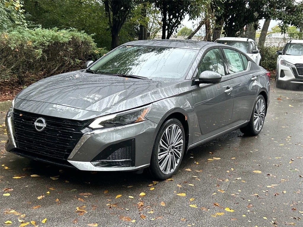 New 2025 Nissan Altima SL Sedan