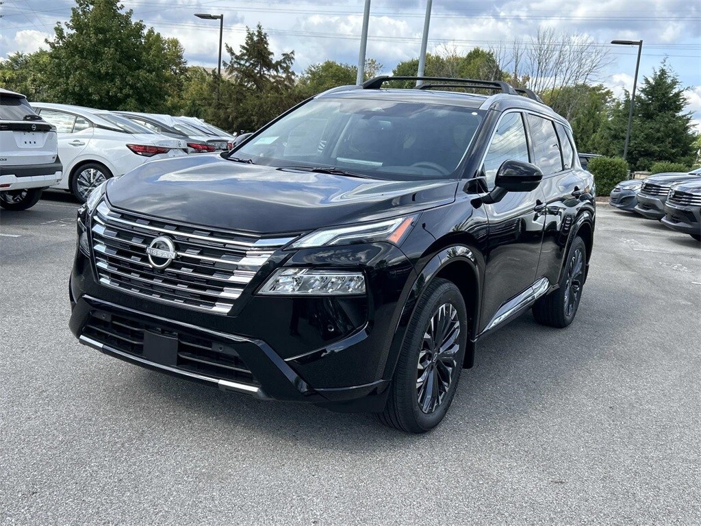 2026 Nissan Rogue Platinum photo 2