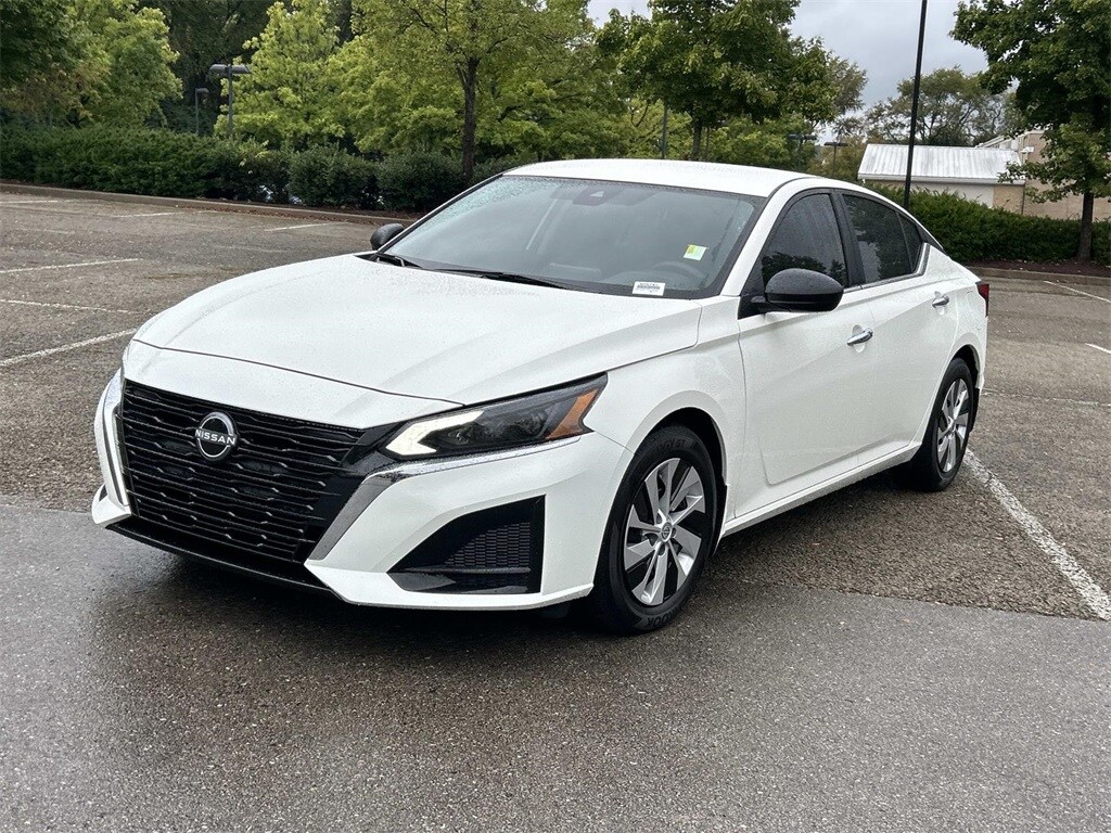 2025 Nissan Altima S photo 4