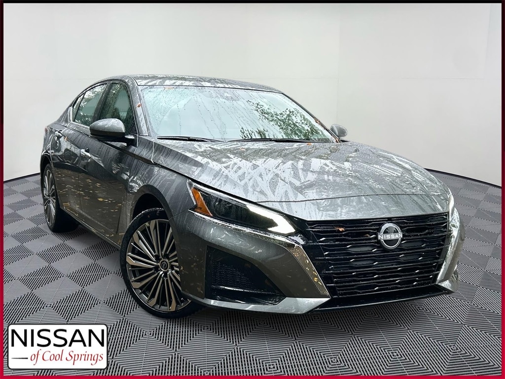 New 2025 Nissan Altima SL Sedan