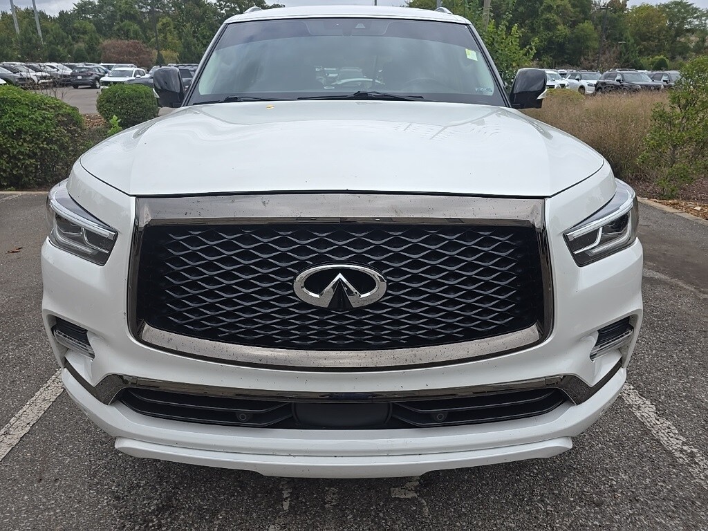 2021 Infiniti QX80 Luxe photo 2