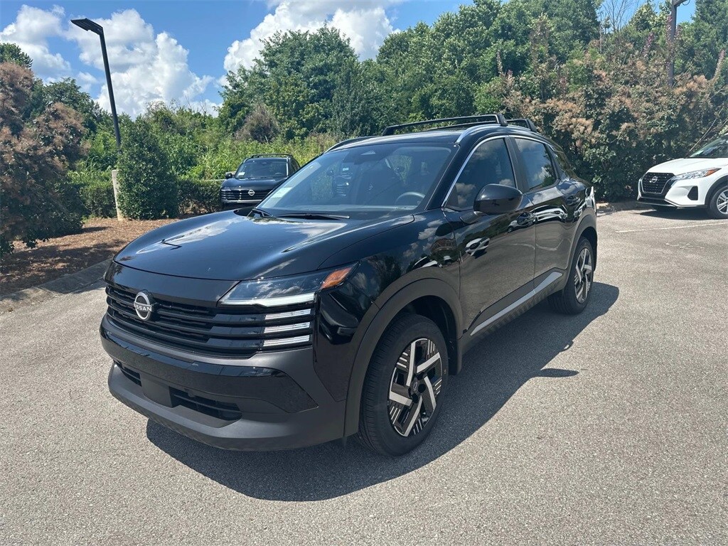 2025 Nissan Kicks SV photo 3