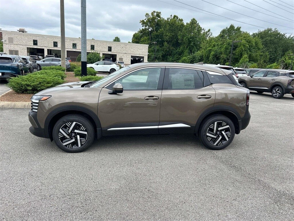 2025 Nissan Kicks SV photo 4