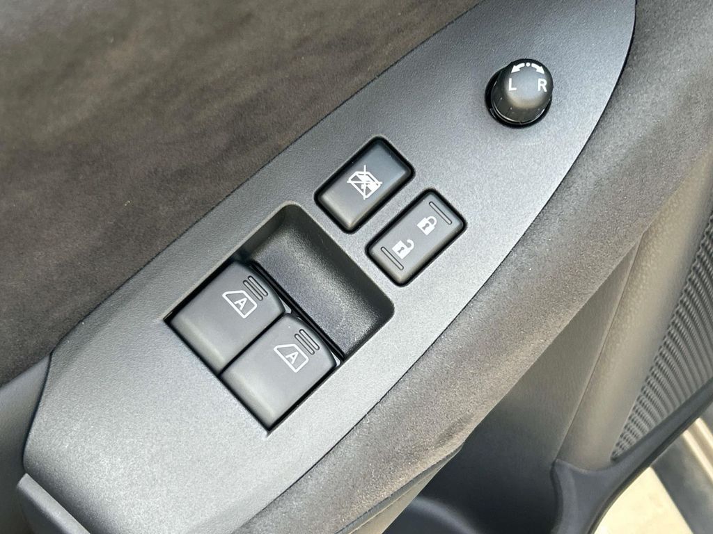 2025 Nissan Z Performance - Photo 17