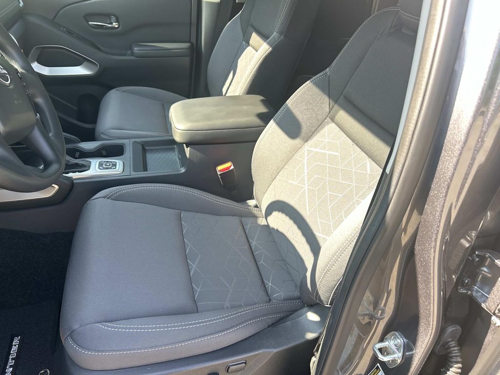 2026 Nissan Frontier SV - Photo 17
