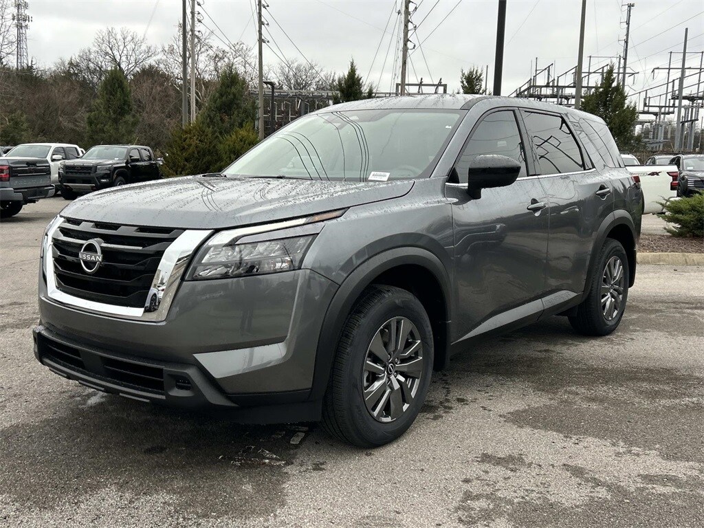 2025 Nissan Pathfinder S photo 3