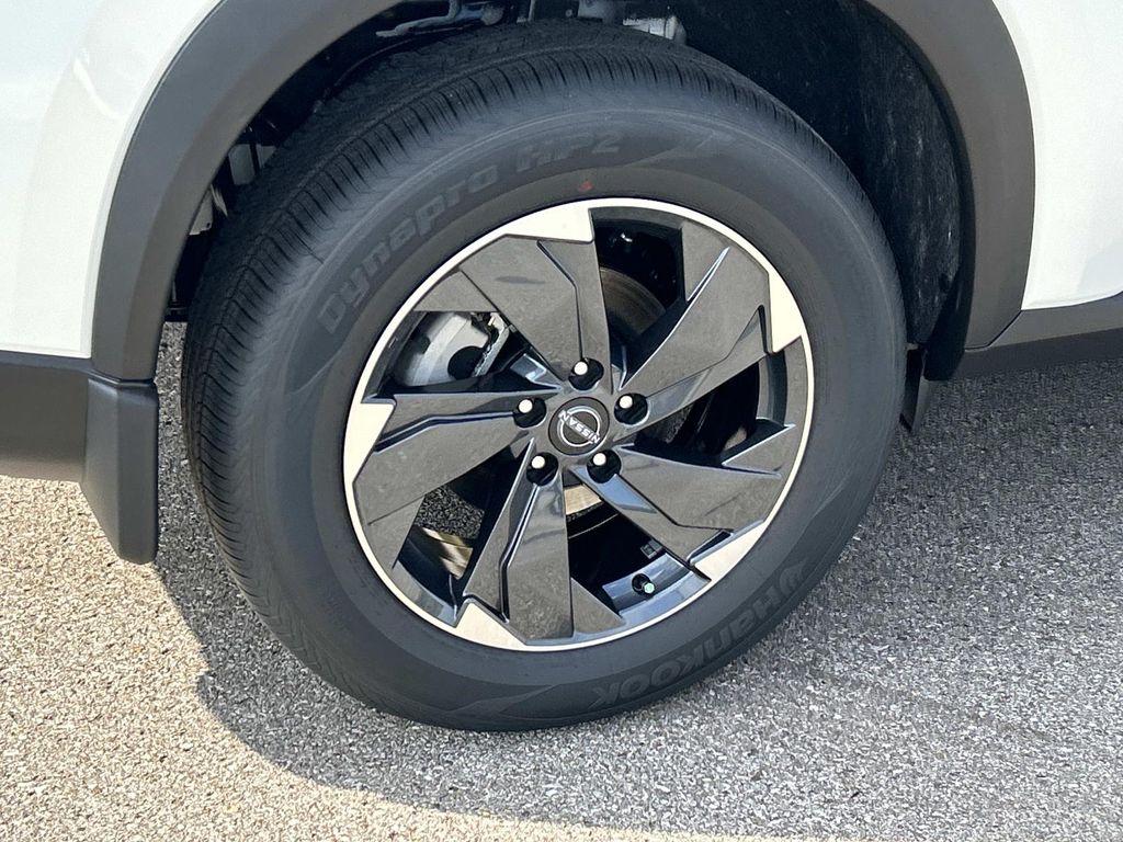 2026 Nissan Rogue SV - Photo 11