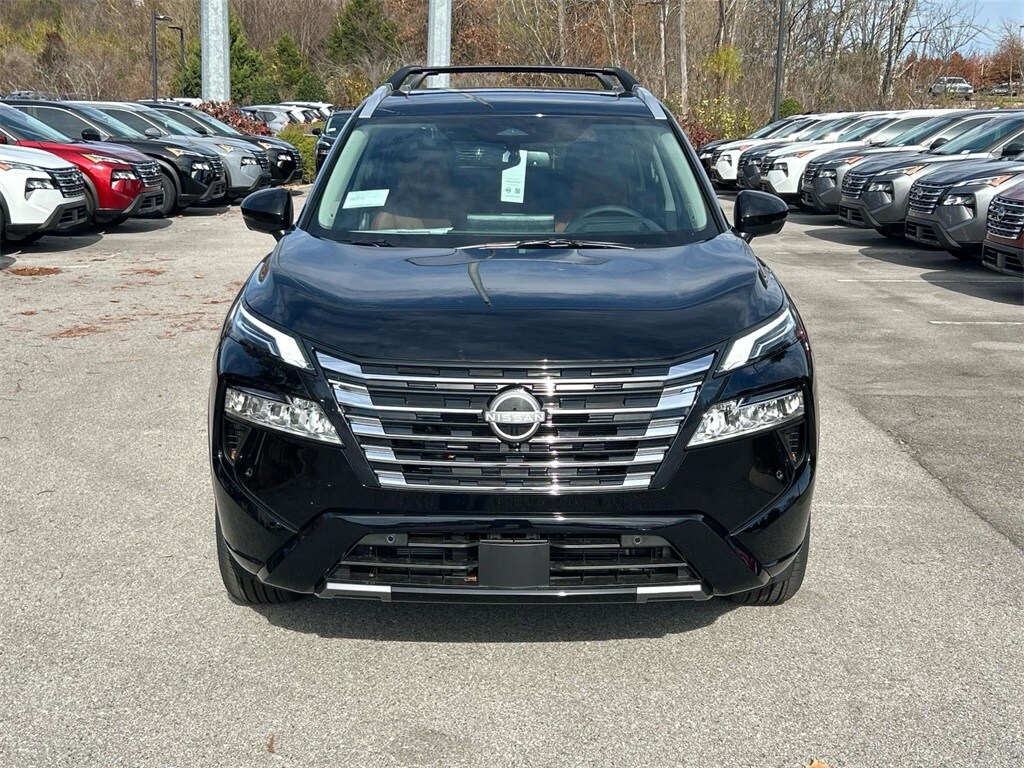 2026 Nissan Rogue Platinum photo 2