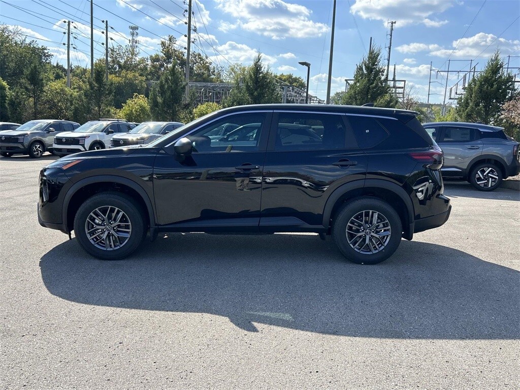 2026 Nissan Rogue S photo 2