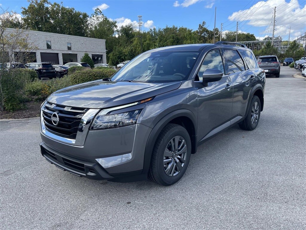 2025 Nissan Pathfinder SV photo 3