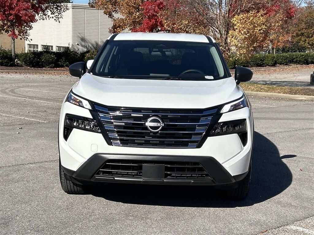 2025 Nissan Rogue S photo 2