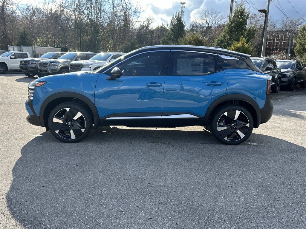 2026 Nissan Kicks SR photo 3