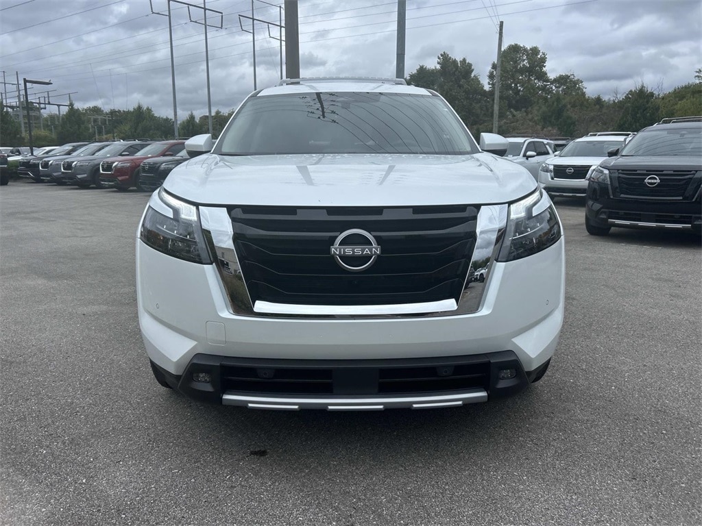 New 2025 Nissan Pathfinder SL SUV