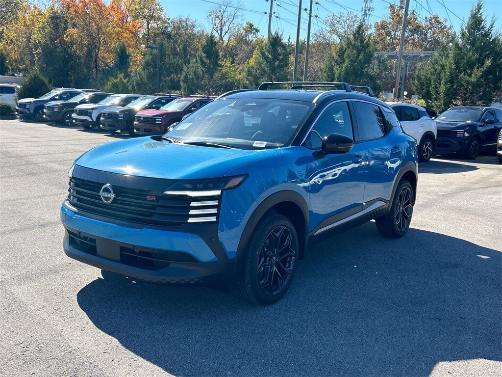 2026 Nissan Kicks SR photo 3