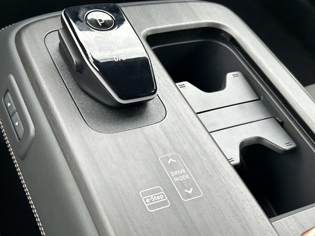 2025 Nissan ARIYA Engage+ - Photo 33