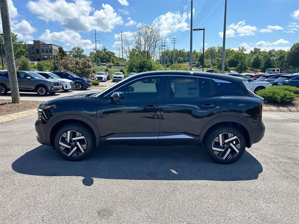 2025 Nissan Kicks SV photo 4
