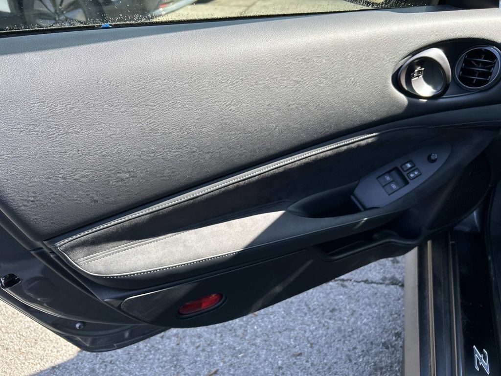 2025 Nissan Z Performance - Photo 15