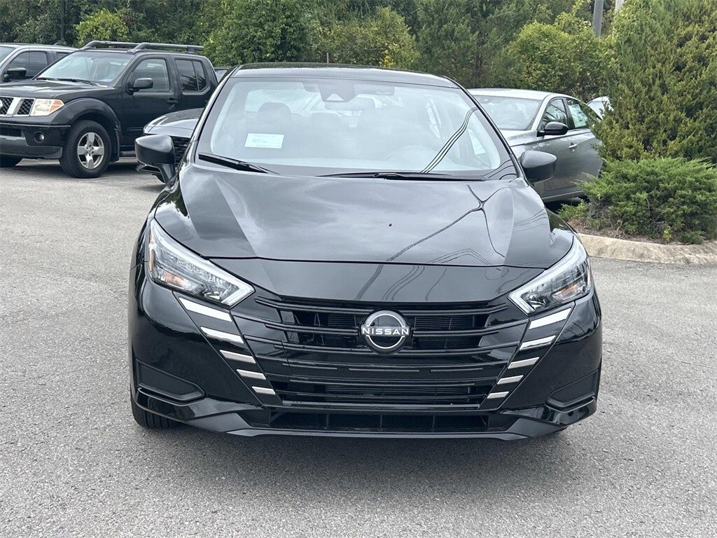 2025 Nissan Versa 1.6 S photo 2