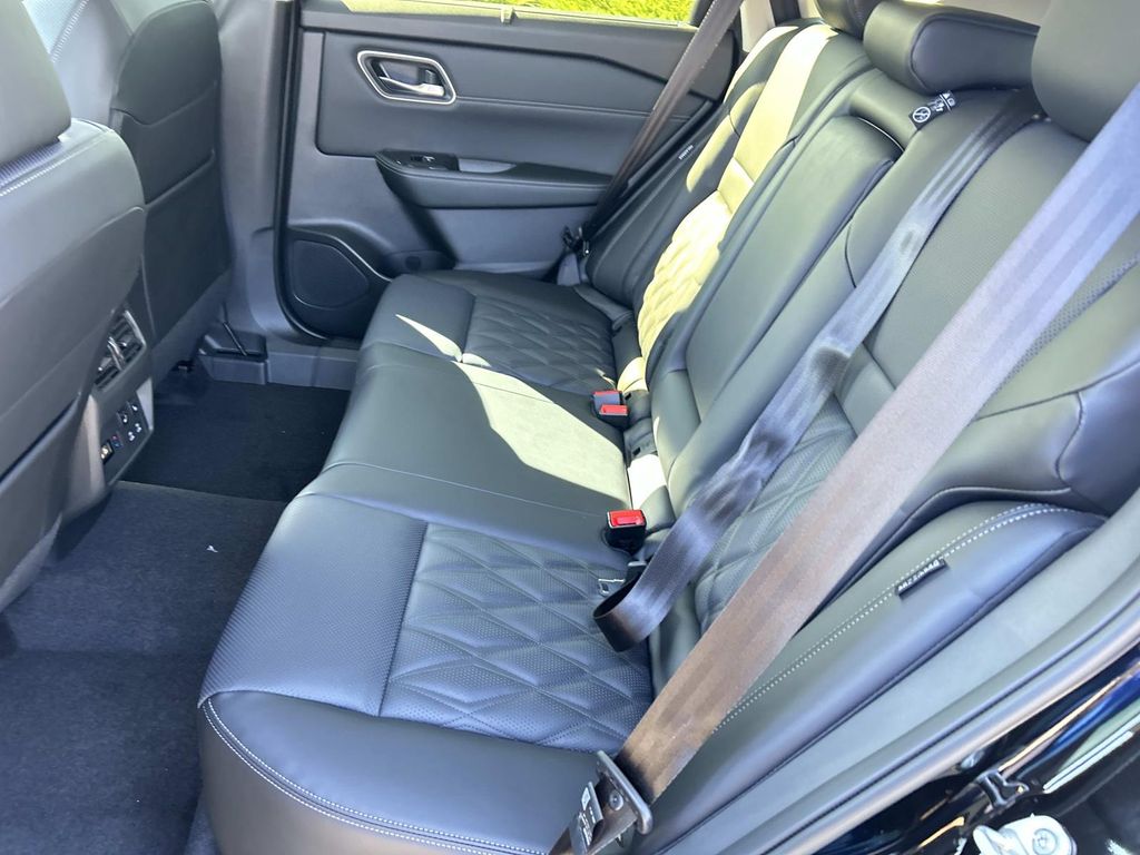 2026 Nissan Rogue Platinum - Photo 21