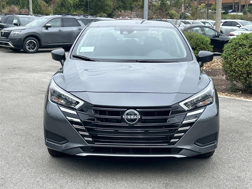 2025 Nissan Versa 1.6 S photo 2