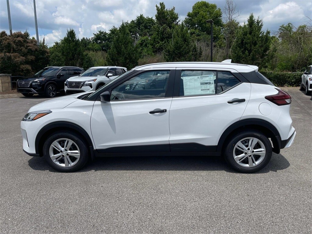 2025 Nissan Kicks Play S photo 4