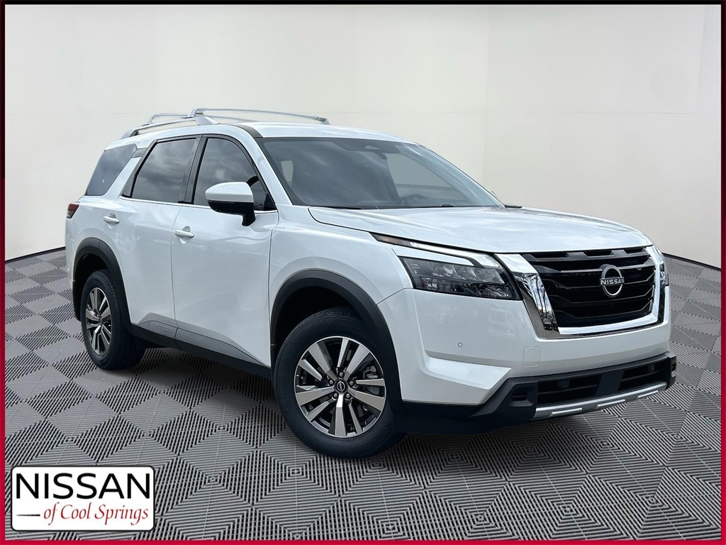 2025 Nissan Pathfinder SL's photo