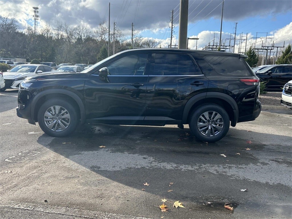 2025 Nissan Pathfinder S photo 4