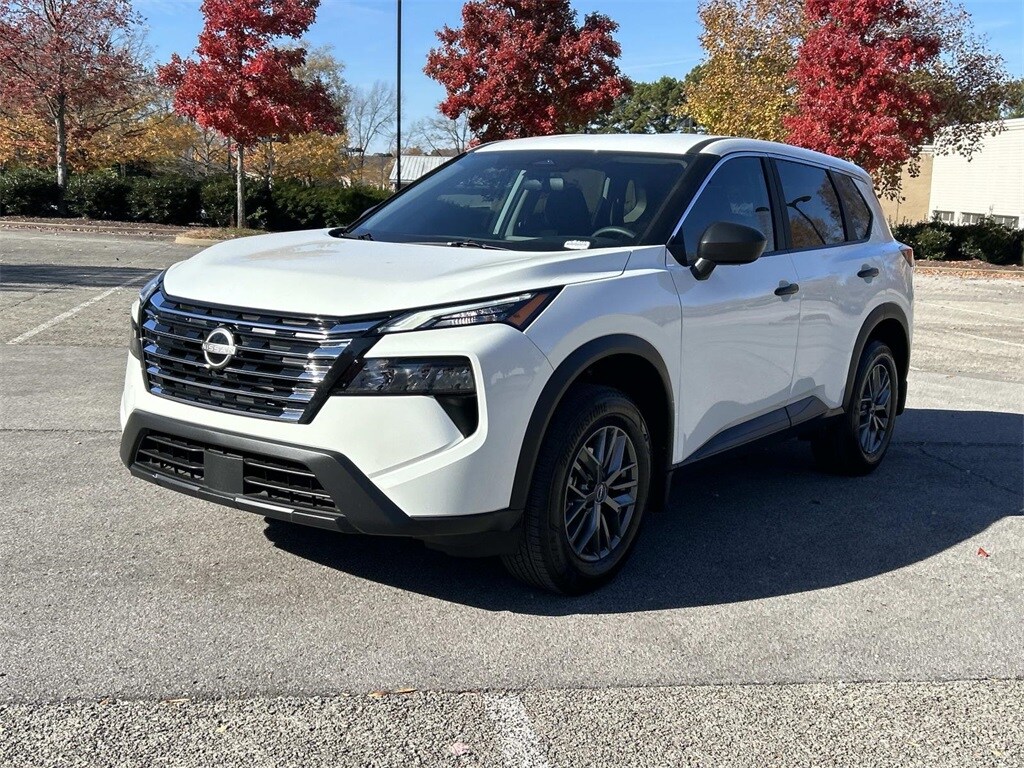 2025 Nissan Rogue S photo 3