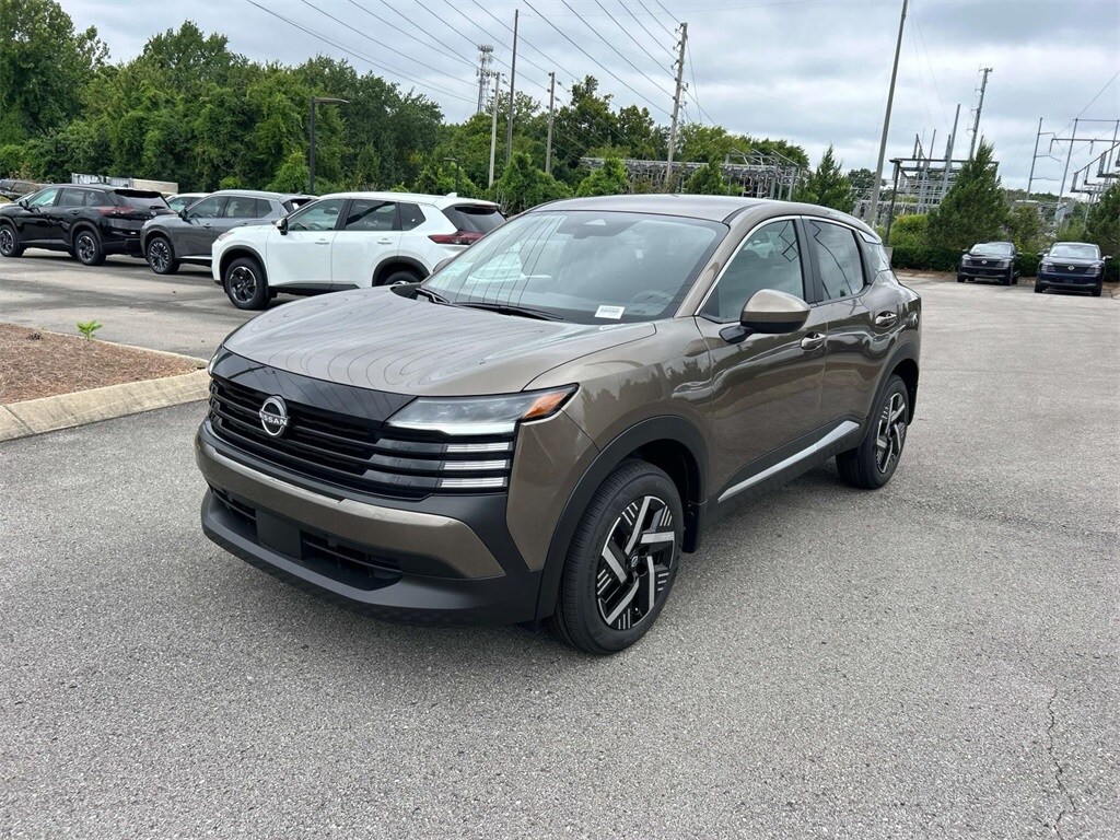 2025 Nissan Kicks SV photo 3