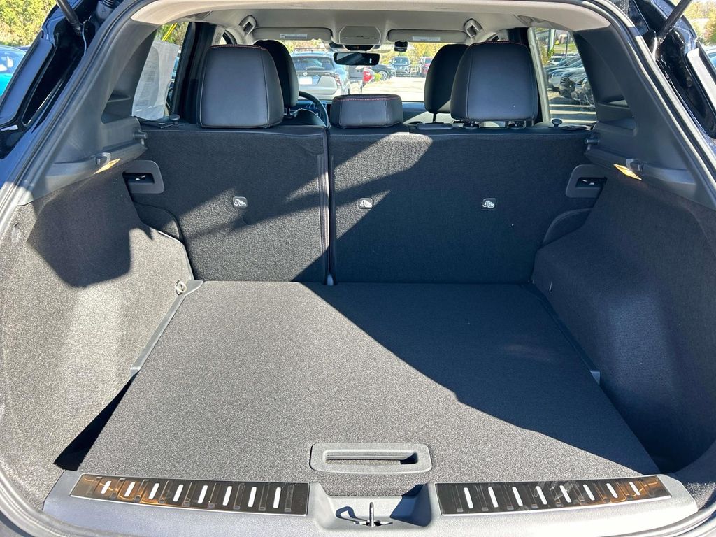 2026 Nissan KICKS SR - Photo 12