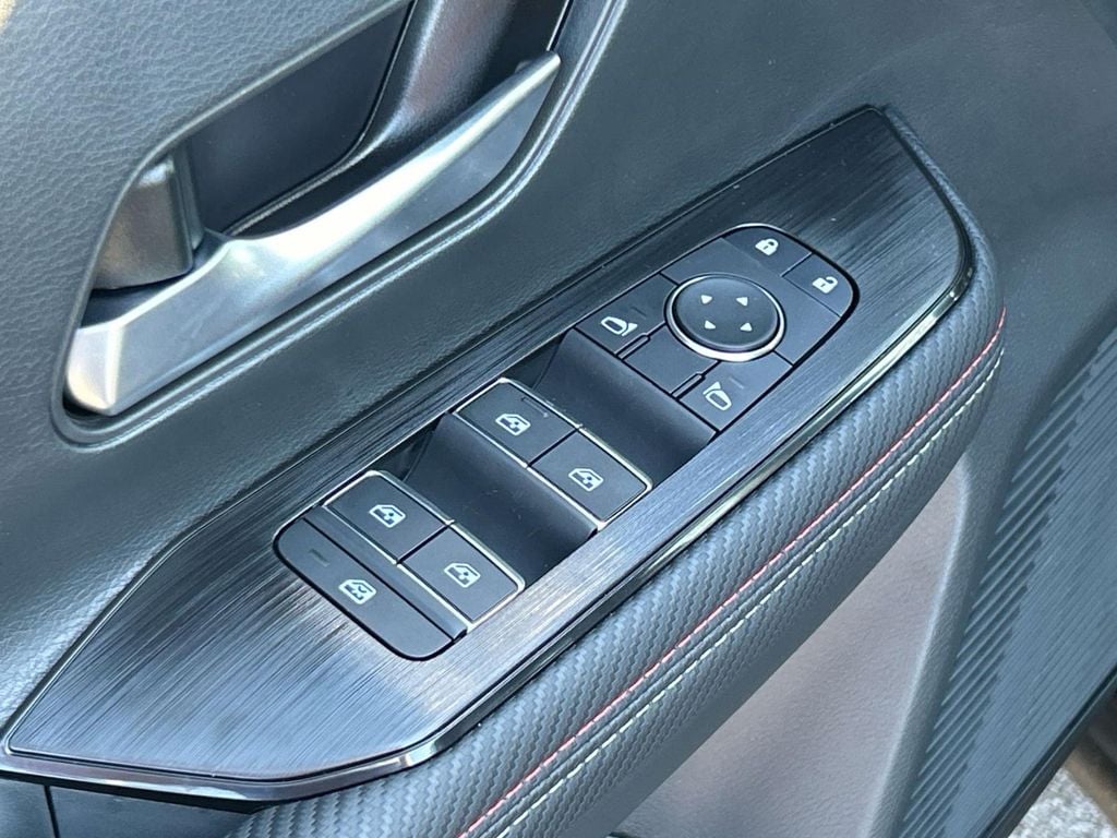 2026 Nissan KICKS SR - Photo 16