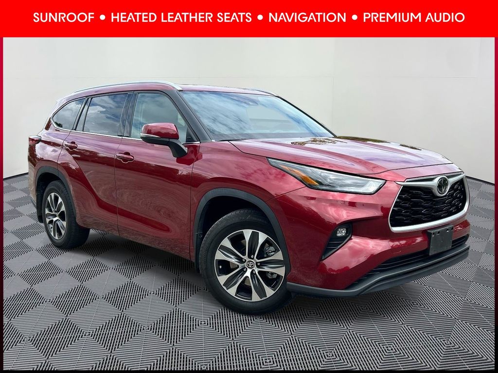 2022 Toyota Highlander XLE 4x4 V6's photo