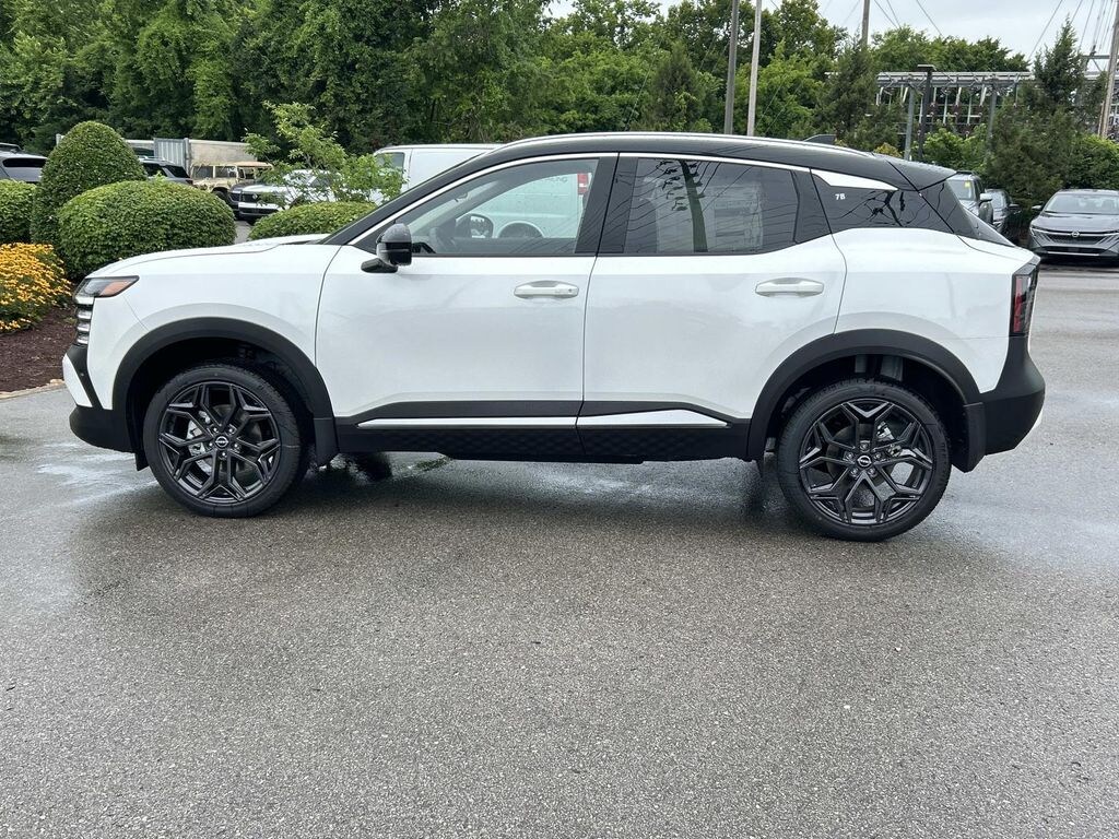 New 2026 Nissan Kicks SR SUV