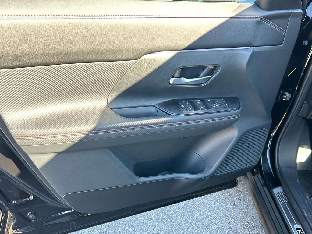 2026 Nissan KICKS SR - Photo 15