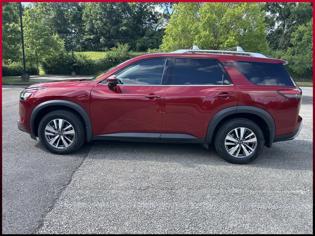 Used 2023 Nissan Pathfinder SL SUV