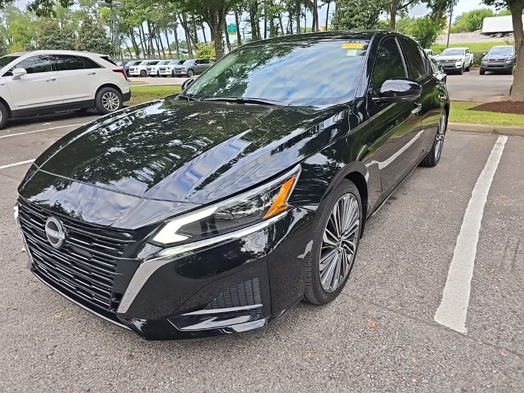 Used 2025 Nissan Altima SL Sedan