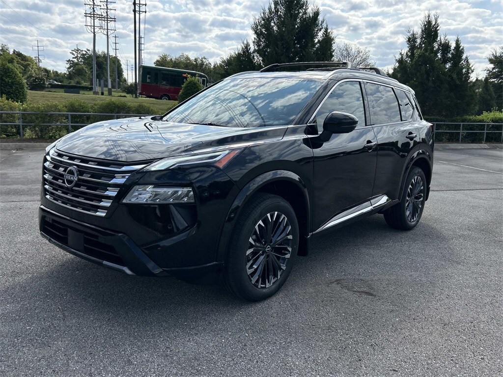 2026 Nissan Rogue Platinum photo 3