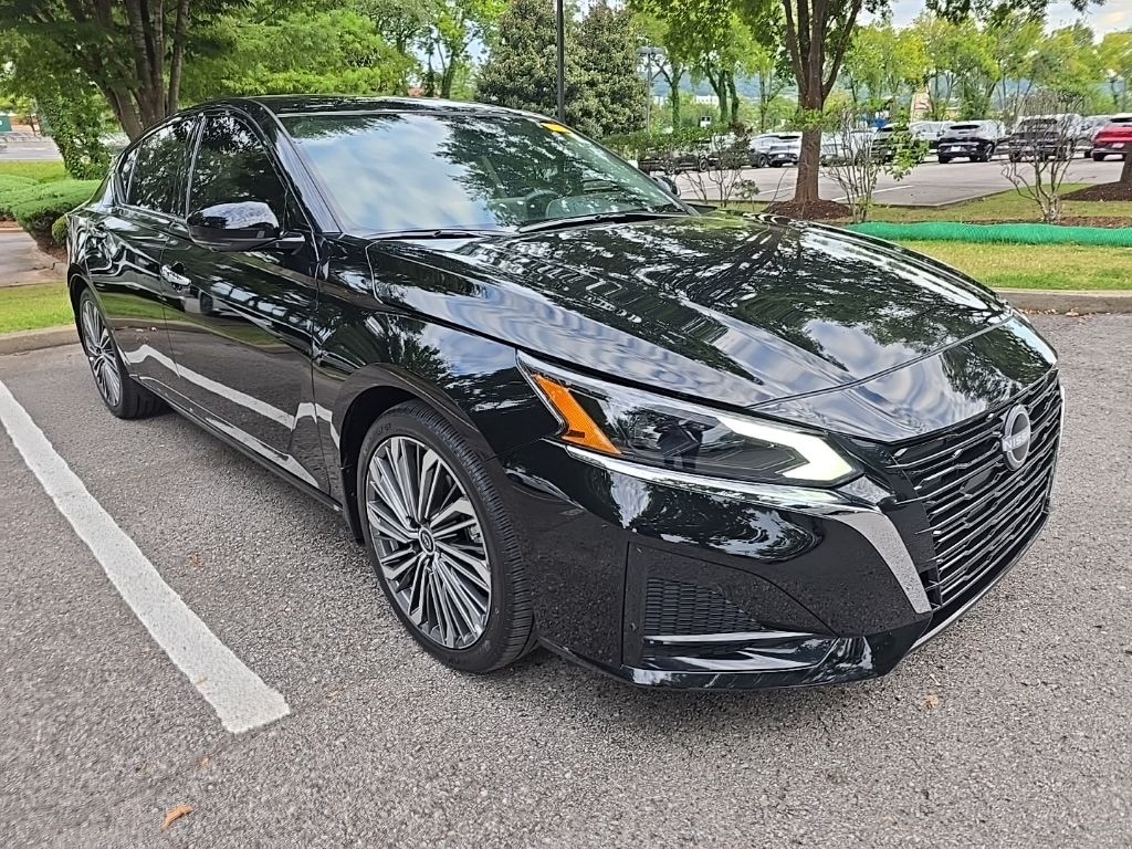 Used 2025 Nissan Altima SL Sedan
