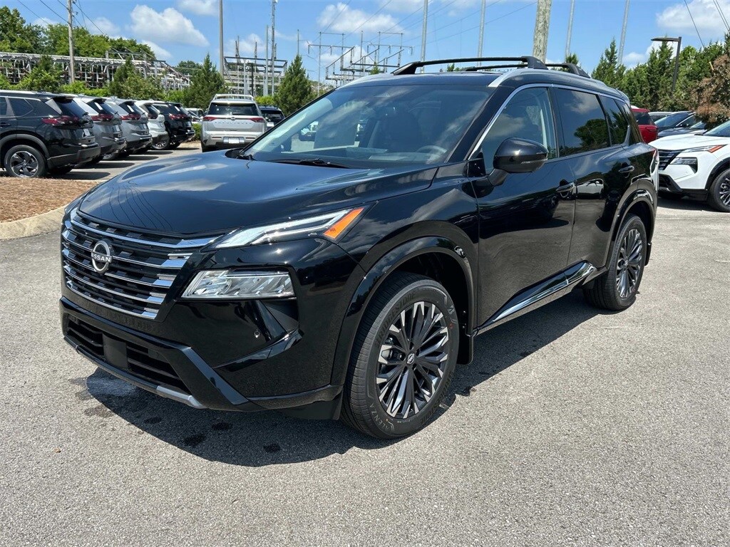 2025 Nissan Rogue Platinum photo 3